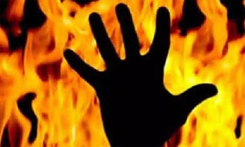 களியக்காவிளை அருகே மாவு மில் அதிபர் தீக்குளித்து தற்கொலை