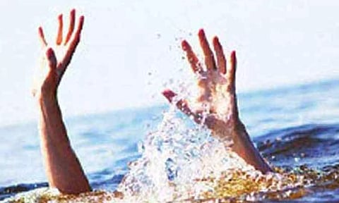 அன்னூர் அருகே குட்டையில் மூழ்கி அண்ணன்-தம்பி பலி
