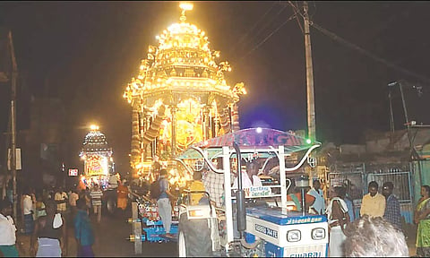 கடலூர் பாடலீஸ்வரர் கோவிலில் வைகாசி பெருவிழா:வெள்ளி ரதத்தில் சாமி வீதி உலா