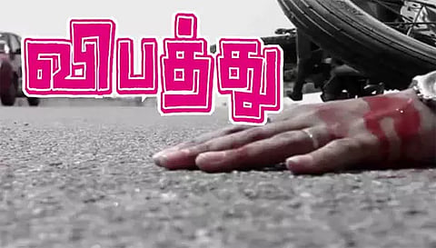 பரமத்தி வேலூர் அருகே மோட்டார் சைக்கிள் மோதி தையல் தொழிலாளி படுகாயம்