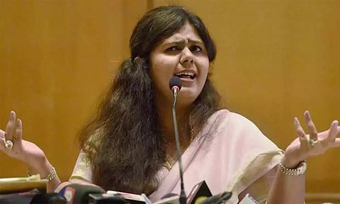 நான் பா.ஜ.க.வைச் சேர்ந்தவள்.. ஆனால் கட்சி என்னது அல்ல: பங்கஜா முண்டேவின் கருத்தால் சலசலப்பு