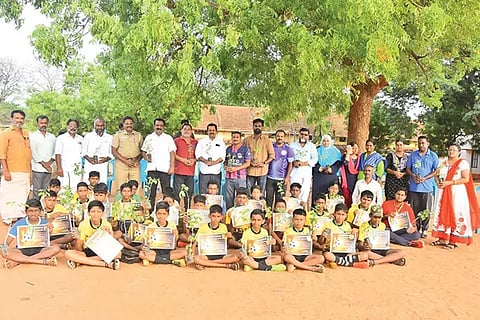 முகாமில் கலந்து கொண்டவர்களை படத்தில் காணலாம்.