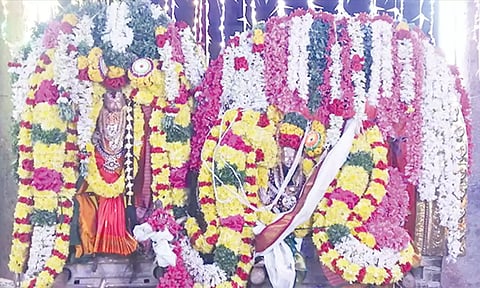 சுவாமி- அம்பாள் திருக்கல்யாணம் நடந்தது
