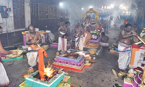 திருவந்திபுரம் தேவநாதசாமி கோவிலில் பாலாலய யாகசாலை நிறைவு பூஜை நடந்த போது எடுத்தபடம்.