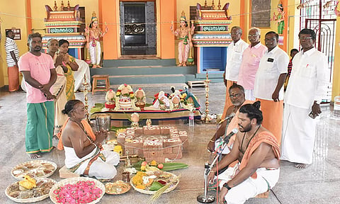 பூண்டியாங்குப்பத்தில்   புனிதவேல் திருமுருகன் கோவில் கும்பாபிஷேகம் யாகசாலை பூஜையுடன் தொடங்கியது.