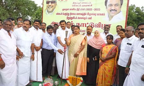அமைச்சர்  மு.பெ.சாமிஅமைச்சர்  மு.பெ.சாமிநாதன் தலைமையில் பூமி பூஜை நடைபெற்ற போது எடுத்தபடம்.நாதன் தலைமையில் பூமி பூஜை நடைபெற்ற போது எடுத்தபடம்.