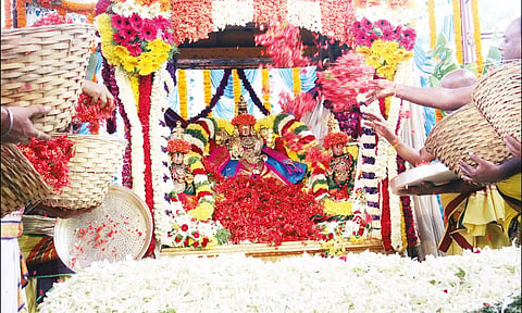 புஷ்ப யாகம் நடந்தபோது எடுத்தபடம்.