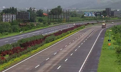 திருவான்மியூர்-அக்கரை வரை கிழக்கு கடற்கரை சாலை விரிவாக்க பணிக்கு கட்டிடங்கள் இடிப்பு