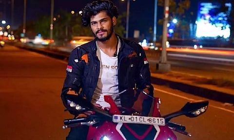 299 கி.மீ. வேகத்தில் படப்பிடிப்பு ஆரம்பம்.. டி.டி.எப் வாசன் போஸ்டர் வைரல்