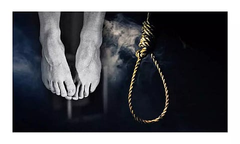 இரவு நேரத்தில் படிக்காமல் இருந்ததை கண்டித்ததால் தற்கொலை செய்த பிளஸ்-2 மாணவன் சாவு