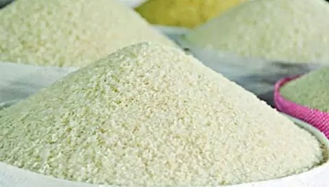 காஞ்சிபுரம் அருகே 8 டன் அரிசி சிக்கியது- 2 பேர் கைது