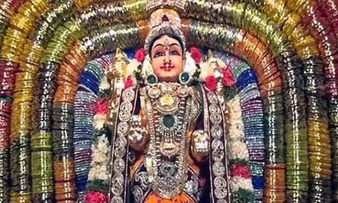 ஆடிப்பூரம்  வழிபாட்டு முறை