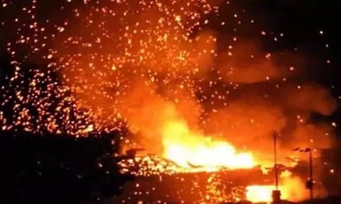 சாத்தூர் அருகே பட்டாசு ஆலையில் வெடி விபத்து- உரிமையாளர் உள்பட 2 பேர் உடல் கருகினர்