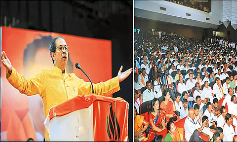 உத்தவ் தாக்கரே அமராவதியில் நடந்த கூட்டத்தில் கட்சியினர் மத்தியில் பேசிய காட்சி.