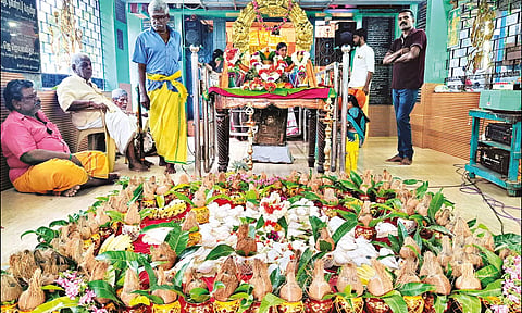 108 சங்கு மற்றும் கலசாபிஷேக பூஜை நடந்த காட்சி.