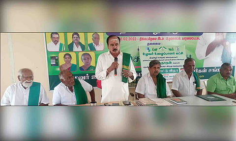 ஆலோசனைக் கூட்டம் நடைபெற்றக் காட்சி.