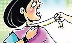 மூதாட்டியிடம் 5 பவுன் சங்கிலி பறிப்பு
