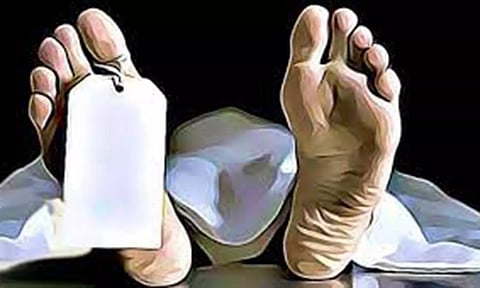 அடையாளம் தெரியாத முதியவர் பிணம்