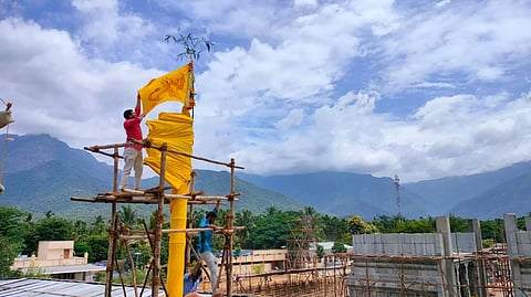 மேட்டுப்பாளையம் வன பத்ரகாளியம்மன் கோவிலில் ஆடிக்குண்டம் திருவிழா கொடியேற்றம்