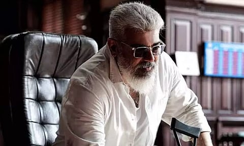 "ரெட்" இணையத்தை கலக்கும் அஜித்தின் லேட்டஸ்ட் புகைப்படங்கள்