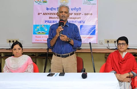 &nbsp; தேசிய கல்விக் கொள்கை ஆண்டு விழாவில் பள்ளி முதல்வர் ஜெயச்சந்திரன் பேசிய போது எடுத்த படம்.