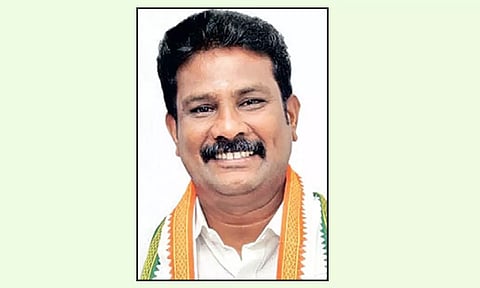 70 குடும்பத்தினரின் ஓட்டுரிமையை உள்ளாட்சி அமைப்புக்கு மாற்ற வேண்டும்-கவுன்சிலர் ராஜாராம் பாண்டியன்