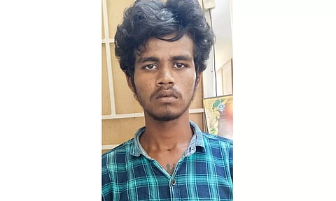 மோட்டார் சைக்கிள்கள் திருடிய வாலிபர் கைது