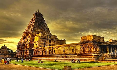 தஞ்சை கோவிலுக்கு  தந்தை கோவில்
