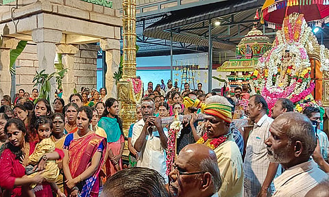 புளியம்பட்டி சுப்பிரமணியர் மயில் வாகனத்தில் உலா