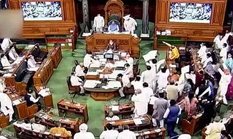 அரசியல் பரபரப்பு ஏற்படுத்திய நிலையில் பாராளுமன்ற கூட்டம் இன்றுடன் நிறைவு