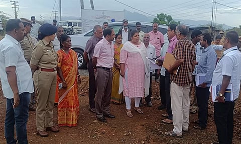 கட்டிட பணிகளை மறுவாழ்வுத்துறை ஆணையர் ஆய்வு