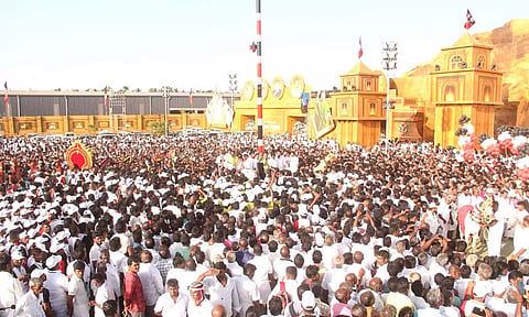 சித்திரை திருவிழாவை மிஞ்சிய அ.தி.மு.க. மாநாட்டு கூட்டம்