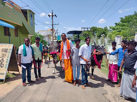 ஜல்லிக்கட்டு காளை வளர்போருக்கு மாதம் ஆயிரம் வழங்கக் கோரிக்கை