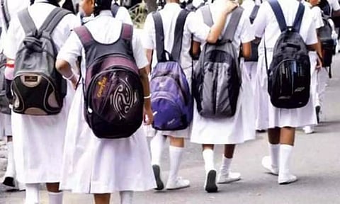 காலாண்டு விடுமுறை முடிந்து பள்ளிகள் நாளை திறப்பு