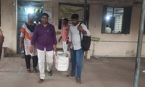 மயிலம் சார் பதிவாளர் அலுவலகத்தில்  லஞ்ச ஒழிப்புத் துறையினர் நள்ளிரவு வரை சோதனை