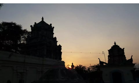 வாஸ்து  பிரச்சினைகளை  தீர்க்கும்வெள்ளித் திருப்பூர் பளிங்கீஸ்வரர்!