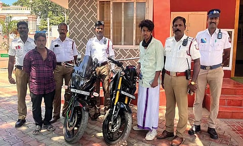 போக்குவரத்து விதிமுறையை மீறிய  2 வாலிபர்களுக்கு தலா ரூ.12000 அபராதம் இன்ஸ்டாகிராமில் இருந்த வீடியோவால் போலீசார் அதிர்ச்சி