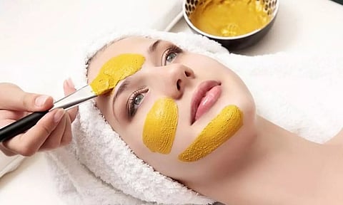 முகத்துக்கு புத்துணர்ச்சி அளிப்பதில் துளசியின் பங்கு