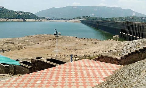 மேட்டூர் அணை நீர்மட்டம் 48.92 அடியாக சரிந்தது