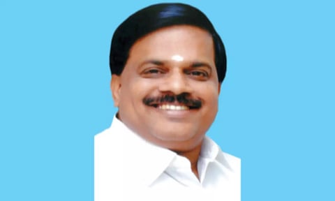 ஆவின் நிர்வாகம் விஜிலென்ஸ், அதிகாரிகள் மூலமும்  பால் உற்பத்தியாளர் கூட்டுறவு சங்கங்களை மிரட்டுவதை கைவிட வேண்டும்