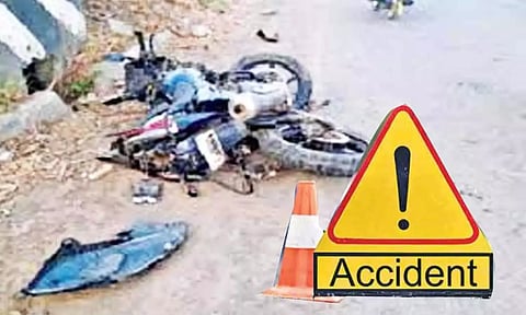 பைக் மோதி பள்ளி மாணவன், வாலிபர் பலி