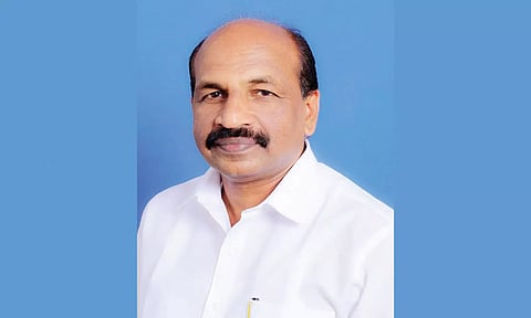 குமரி மாவட்ட விவசாயிகள் பயன்பெறும் வகையில் ரப்பர் விலையை அதிகரிக்க நடவடிக்கை எடுக்க வேண்டும்