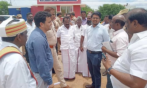 &nbsp;பரமக்குடி இமானுவேல் சேகரன் நினைவிடத்தில் ஏற்பாடுகளை கலெக்டர் விஷ்ணு சந்திரன், போலீஸ் சூப்பிரண்டு தங்கதுரை ஆய்வு செய்தனர்.