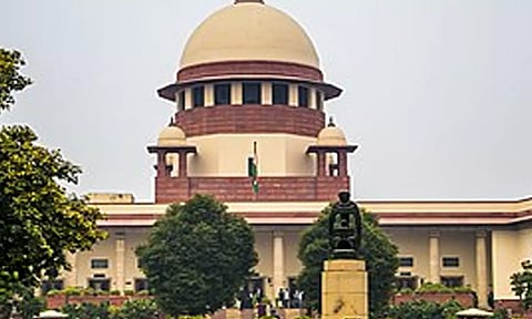 கேரள கவர்னர் மீது சுப்ரீம் கோர்ட்டில் வழக்கு