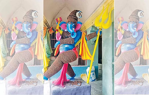 சிறுதானியங்களால் தயார் செய்யப்பட்ட விநாயகர் சிலை.
