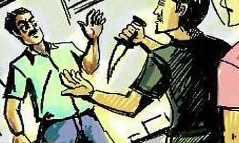 வாலிபரிடம் ரூ.9¼ லட்சம் பறிப்பு: கத்திமுனையில் மர்ம நபர்கள் துணிகரம்