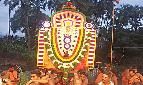 இரணியலில் விநாயகர் சிலை வீதி உலா