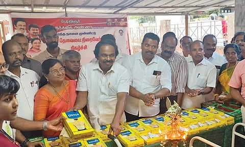 செம்பருத்திவிளை ஆரம்ப சுகாதார நிலையத்திற்கு மருத்துவ உபகரணங்கள்