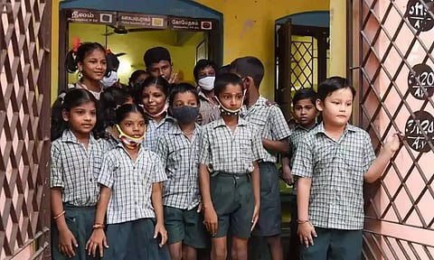 பள்ளி மாணவர்களுக்கு காலாண்டு விடுமுறை நீட்டிப்பு