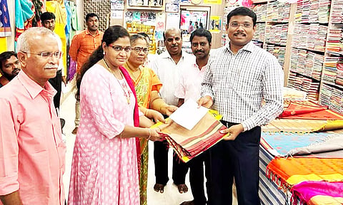 கோ-ஆப்டெக்சில் தீபாவளி சிறப்பு விற்பனை